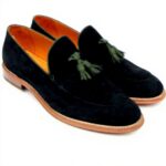 Mocassins daim vert homme Paul Parkman pompons fabrication